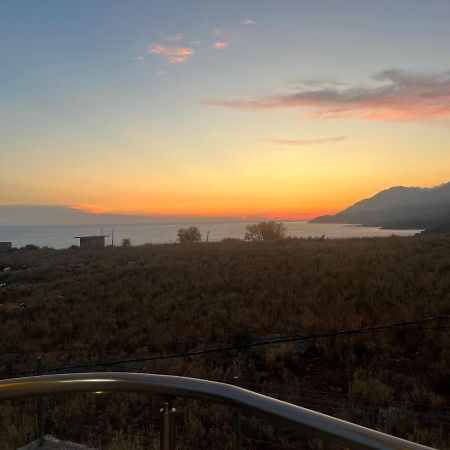 Noah'S Home Himare Bagian luar foto