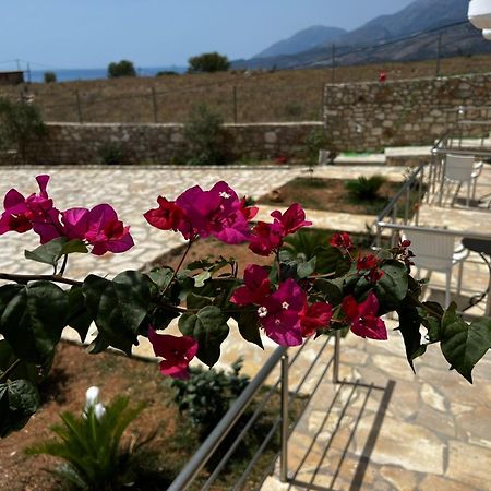 Noah'S Home Himare Bagian luar foto