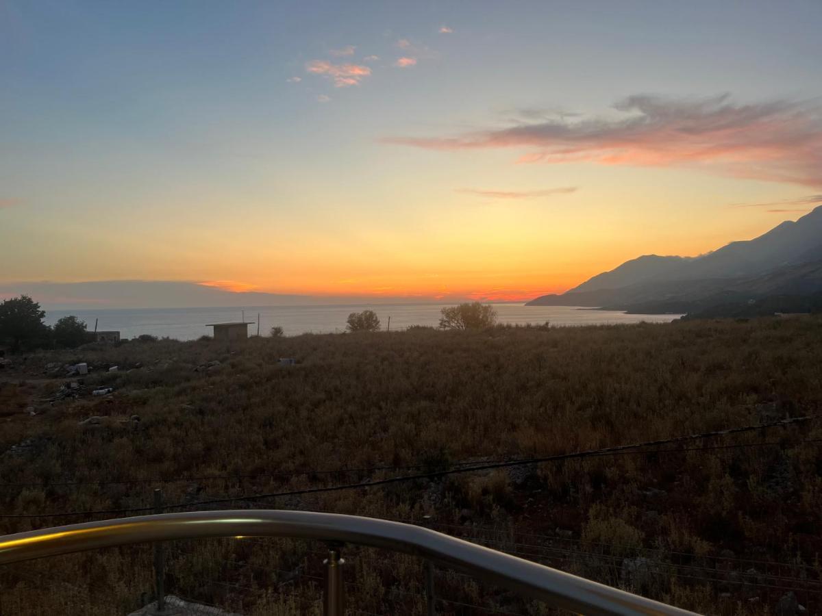 Noah'S Home Himare Bagian luar foto